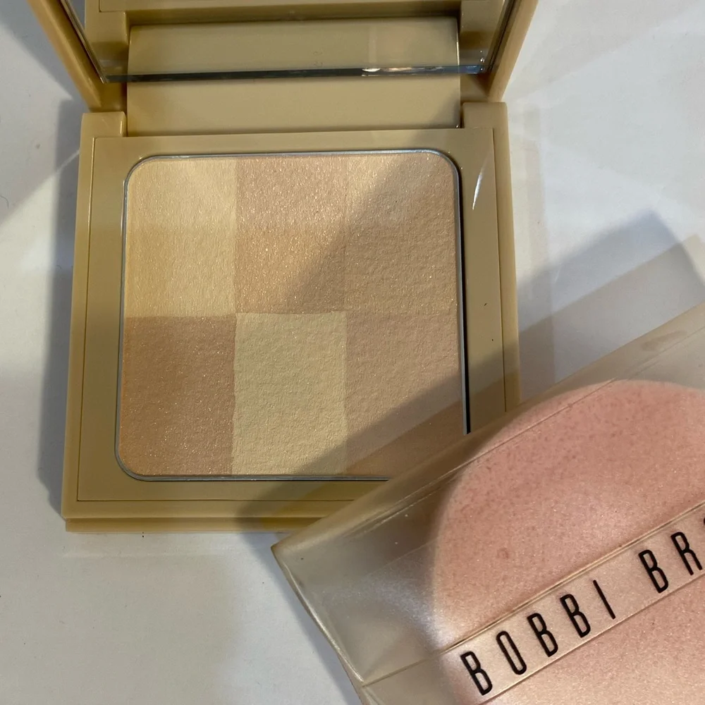 🌟🌟One of Bobbi Brown’s Best selling Products-Illuminating Powder - Picture 8 of 16